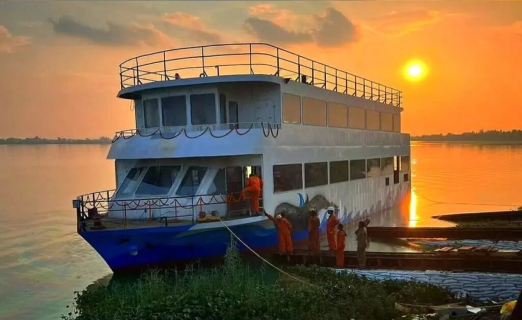 गोरखपुर क्रूज